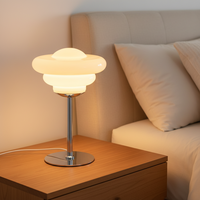 Lampe de table moderne en fer et verre avec abat-jour LED USB, idéale pour les hôtels