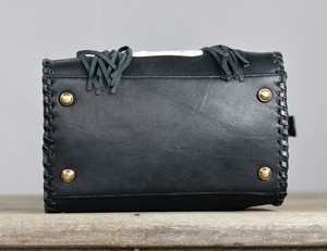 Nouveau Sac de Voyage de Luxe 2026 en Cuir Véritable Noir et Blanc à Carreaux avec Panneau en Cuir de Vachette et Détails Pompons pour Femme - Product Image 5
