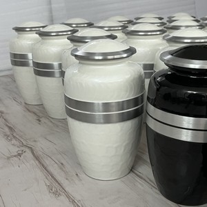 โกศบรรจุอัฐิอลูมิเนียมขายดี ผลิตในอินเดีย ดีไซน์ทันสมัย สวยงามเคลือบเงา สำหรับเก็บอัฐิของผู้ใหญ่ - Product Image 2