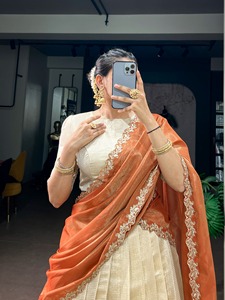 Lehenga Choli en Soie Roman Doré Zari Élégant pour Femme, Tissage Zari Scintillant, Qualité Premium Dhwaja Export Navratri, Idéal pour les Occasions Festives - Product Image 5