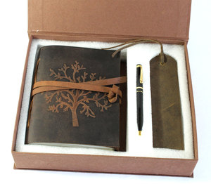 Hermoso diseño en relieve del Árbol de la Vida en la parte frontal con marcapáginas de cuero y bolígrafo elegante, juego de caja de regalo única, diario. - Product Image 1