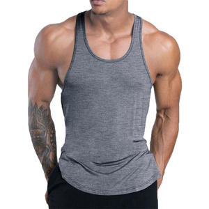 Camiseta sin mangas de punto para hombre, color gris sólido, cuello redondo, transpirable, estilo casual, 100% poliéster - Product Image 1
