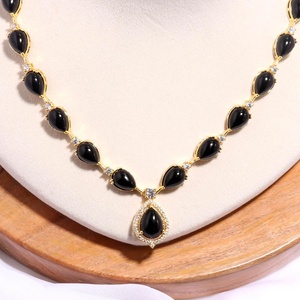 Conjunto de collar con colgante en forma de lágrima chapado en oro con piedra negra y circonita transparente para mujer, joyería de fiesta, conjunto de moda. - Product Image 1