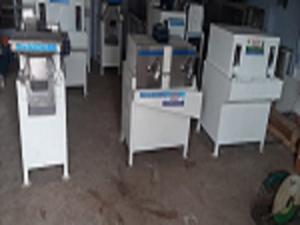 Machine à éplucher la noix de coco No1 Double Head Coconut Brown Skin Peeling Machine entièrement en acier inoxydable 304 de qualité supérieure avec trois types de stations disponibles au meilleur prix - Product Image 2