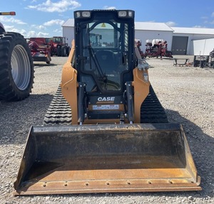 Cargadora de Dirección Deslizante CASE TV370B, Cargadora de Orugas con Capacidad de Carga Nominal de 4 Toneladas para Uso en Construcción y Agricultura - Product Image 1