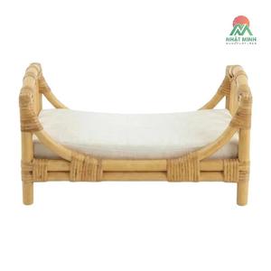 Lit de poupée avec literie, lit pour poupées reborn, meubles jouets en rotin naturel, cadeau pour enfants et tout-petits - Product Image 2