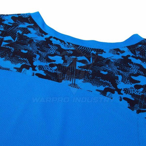 Uniforme de basketball fabriqué en tissu respirant conçu pour garder les joueurs au frais et au sec pendant les matchs - Product Image 3