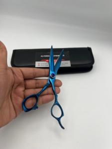 Ciseaux de coiffure professionnels en acier inoxydable japonais J2, couleur plasma bleue, avec poignée dragon et étui en cuir PU - Product Image 1