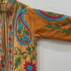 Chaqueta Clásica de Terciopelo Suzani para Mujer, Chaqueta Corta Bordada con Flores, Estilo Bohemio, Atuendo de Otoño Invierno - Product Image 2