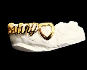 Grillz dentaire en or 24 carats en forme de cœur, personnalisé avec le nom « Destiny », style hip-hop, bijoux corporels unisexes pour usage quotidien - Product Image 3