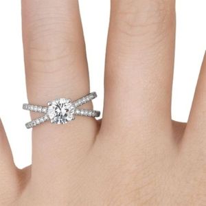 Anillo de compromiso de oro de 10K con diamantes de doble banda (naturales) y diamante central (natural) - Fabricante mayorista y minorista OEM - Product Image 1