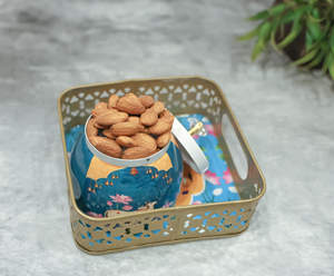 Bandeja metálica cuadrada Pichwai hecha a mano con 2 tarros |   Regalo de Boda Festivo Indio |   Set de Regalo de Lujo para la Inauguración de una Casa - Product Image 2