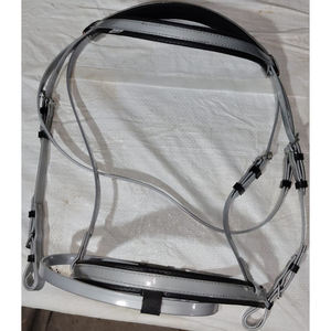 SE VENDEN BRIDAS DE CORREAS DE PVC, brida decorativa DE CABALLO COLOR GRIS CON ACCESORIOS A PRUEBA DE ÓXIDO EN DÓLARES 8 - Product Image 2
