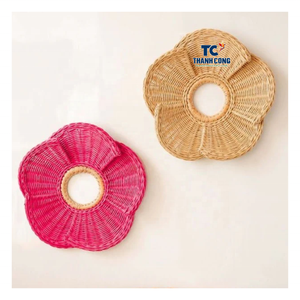 Juego de Arte de pared decorativo para sala de estar y dormitorio infantil al por mayor, decoración de pared de ratán natural ecológica con forma de flor tejida a mano - Product Image 1