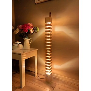 Lámpara de Pie Moderna de Madera, Lámpara LED Vertical, Lámpara de Arte Minimalista - Product Image 5