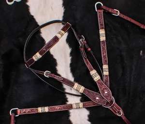 Ensemble de tack de cheval usiné à la main de haute qualité Headstall plaque de poitrine en cuir véritable léger équipement de débarrassage de cheval saisonnier - Product Image 1