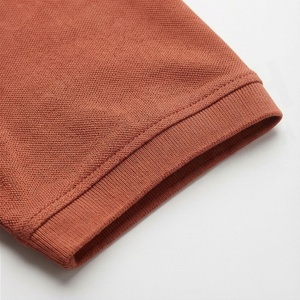 Vente en gros de polos pour hommes sur mesure avec logo imprimé, nouveau design, couleur unie, tissu tricoté, fabriqué au Pakistan - Product Image 6