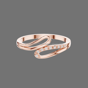 แหวนเงินสเตอร์ลิงชุบทอง10K ประดับเพชรโมอิสและเพชร CZ ด้านข้าง - Product Image 1