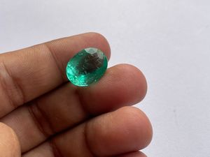 พลอยมรกตธรรมชาติทรงเหลี่ยมพรีเมียมสีเขียว |   ชิ้นเดียวเจียระไนสำหรับทำเครื่องประดับ น้ำหนักกะรัต - Product Image 2