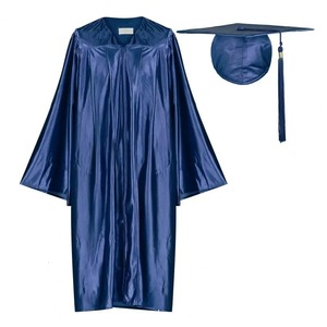 Nuevo y Elegante Túnica Académica Personalizada con Estola, Birrete y Borla de Graduación para Adultos en Negro, Verde, Plateado y Rojo - Product Image 3
