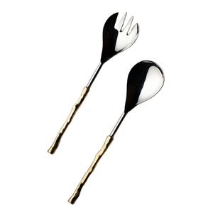 Juego de Dos Servidores de Ensalada de Metal con Mango de Latón de Diseño para Uso en Mesas de Hoteles y Restaurantes, Cuchara y Tenedor para Ensalada en Oferta - Product Image 1