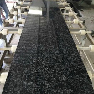Dalles de granit noir durable pour téléphonie, matériau en pierre naturelle pour usage résidentiel, disponibles au prix d'exportation - Vente en gros - Product Image 3