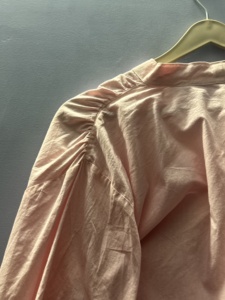 Chemise décontractée en coton rose brodée à la main, col en V, manches longues, motif floral, tissu popeline respirant pour l'été - Product Image 5