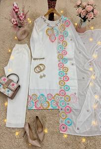 Punjabi ชุดกระโปรงอินเดียสำหรับผู้หญิงชุดเล่น Salwar Kameez ดีไซน์ใหม่ - Product Image 2