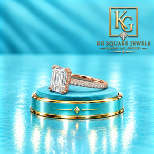 Anillo Solitario de Lujo de Oro de 14K con Diamante Cultivado en Laboratorio de Corte Esmeralda, Engaste Catedral y Certificación IGI - Product Image 4