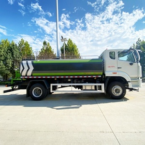 Nouveau camion citerne à eau SINOTRUK HOWO 4*2 avec enrouleur de tuyau d'arrosage de jardin, réservoir d'arrosage de 14000L pour le nettoyage des routes - Product Image 4