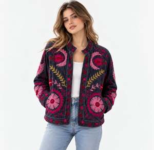 Chaqueta de terciopelo con bordado floral para mujer, abrigo de invierno acolchado estilo bohemio Suzani, ropa exterior étnica hecha a mano - Product Image 1