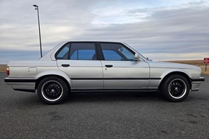 บีเอ็มดับเบิลยู 318i ซีดาน ปี 1991 - Product Image 2