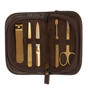 Kit de Manicura Metálico Premium 5 en 1 con Cortaúñas, Tijeras y Herramientas en Estuche de Cuero Portátil para Adultos - Product Image 1
