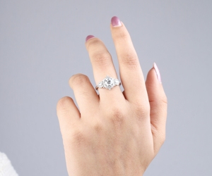 Bague de fiançailles en diamant de laboratoire couleur fantaisie, or massif 14 carats, sertissage clos, diamant marron taille coussin cultivé en laboratoire IGI, gravé à la main, unique - Product Image 5