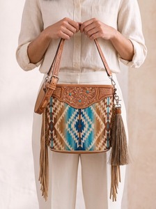 Sac à bandoulière pour femme avec fermeture éclair, orné de strass géométriques, style cowgirl, avec garniture en cuir et pompon - Product Image 5