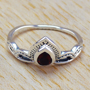 Bague personnalisée en argent sterling 925 avec grenat facetté en forme de poire, fabrication OEM ODM, étiquette privée, vente en gros - Product Image 1
