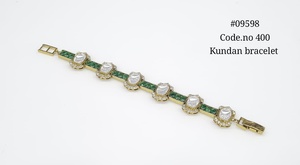กำไลข้อมือ Kundan รุ่น 09598 ประดับทับทิมและลูกปัด ประดับด้วยเพชรคิวบิกเซอร์โคเนีย ชุบเมห์นดี ทองเหลือง เครื่องประดับสไตล์ชาติพันธุ์สำหรับผู้หญิงในงานแต่งงาน - Product Image 2