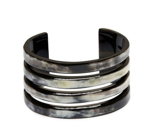Brazalete Artesanal de Cuerno de Búfalo Genuino con Acabado Liso, Joyería Ecológica de Cuerno Natural, Decoración Moderna para el Hogar con Diseño Animal para Mujer - Product Image 6