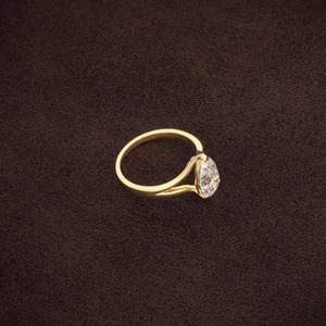 Nueva Colección Anillo de Compromiso con Diamante Corte Pera Creado en Laboratorio en Oro Amarillo de 14K, Anillo de Diamantes Fino para Mujer - Product Image 4
