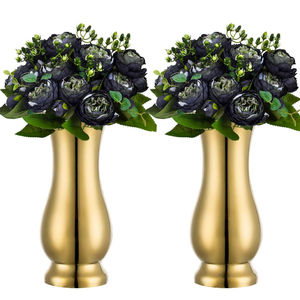 Vases à fleurs en métal finition or, design côtier classique, populaires pour la décoration de mariages, événements et fêtes, vases de table standard - Product Image 2