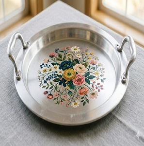Bandeja de Servicio Decorativa de Metal Martillado de Lujo con Asas, Plato Redondo para Servir en la Cocina - Product Image 5