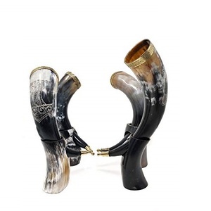 Soporte de cuerno de búfalo indio hecho a mano, ideal para fiestas y bares, disponible al mejor precio. - Product Image 1