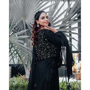 Conjunto de Traje Elegante de Terciopelo Bordado Ecológico para Mujer, Talla XS, Color Negro, Temporada Otoño, Marca Raha - Product Image 2