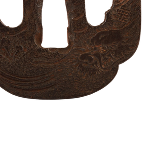 Tsuba antique poli de la période Edo japonaise, en fer, motif dragon, forme irrégulière, garde de sabre non marqué, objet d'art et de collection - Product Image 4