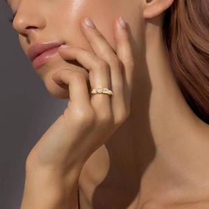 Anillo de Oro Rosa de 10K con Diamante Cultivado en Laboratorio de 0.67 ct, Corte Esmeralda, Brillante, Anillo de Compromiso, Joyería Fina de Lujo para Mujer - Product Image 5