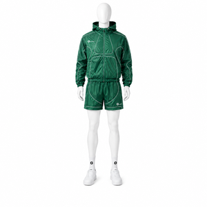 Ensemble 2 pièces sur mesure en satin 100 % polyester : veste coupe-vent et short respirant, style streetwear à capuche pour homme, automne, avec logo personnalisé - Product Image 1