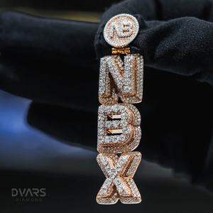 Pendentif en argent 925 certifié VVS Moissanite, lettre personnalisée verticale, bicolore, style hip-hop, luxe glacé - Product Image 1