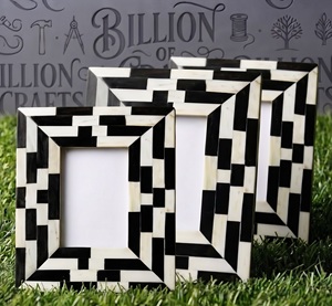Marco de Fotos Hecho a Mano con Incrustaciones de Cuerno y Hueso, Diseño a Cuadros Blanco y Negro, Vertical Rectangular - Product Image 6