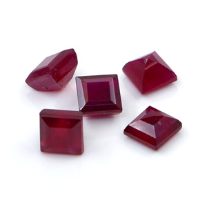 Rubis naturels de Bangkok, carrés calibrés de 4 mm, pierres précieuses de rubis naturelles facettées, prêtes à l'emploi pour la fabrication de bijoux - Product Image 3