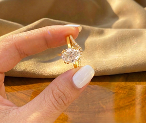 Anillo de Compromiso de Lujo en Oro de 10K con Diamante Ovalado CVD Cultivado en Laboratorio, Conjunto Solitario con Banda de Boda Curva en Forma de V, Certificado IGI - Product Image 3